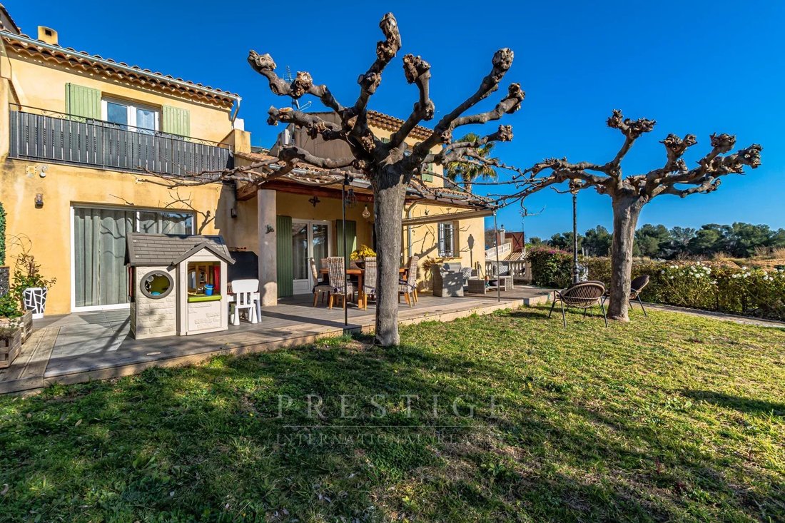 House in Val Fleuri-Montaleigne, Cagnes-sur-Mer, France 2 - 14966632