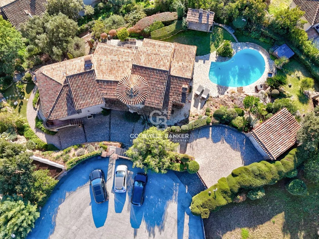 Villa in Mandelieu-la-Napoule, Provence-Alpes-Côte d'Azur, France 4 - 13596079