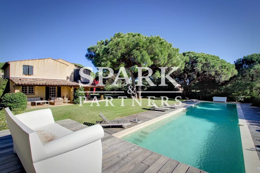 Villa in Ramatuelle, Provence-Alpes-Côte d'Azur, France 1 - 11656414