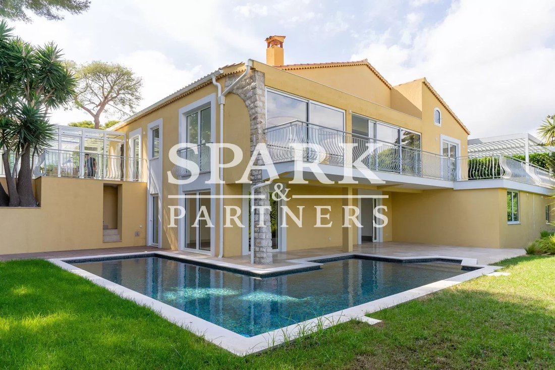 Villa in Cap Martin, Roquebrune-Cap-Martin, France 2 - 14967851