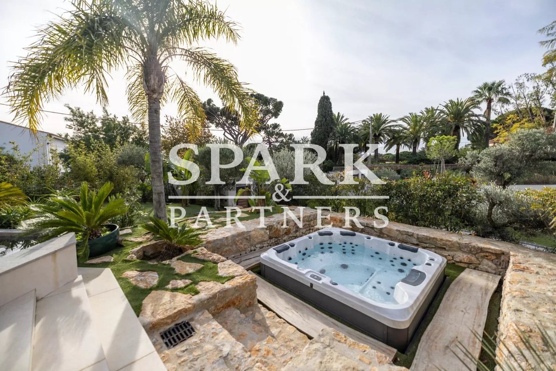 Villa in Nartelle-Noyer-Bellevue-bd des Sardinaux, Sainte-Maxime, France 4 - 13648792