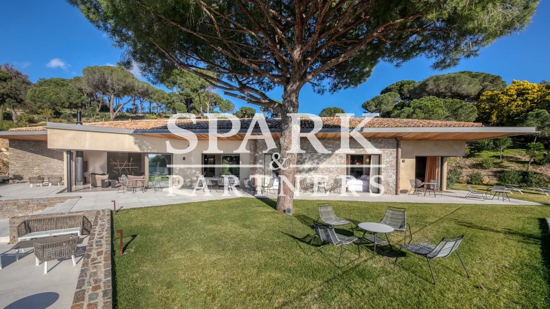 Villa in Ramatuelle, Provence-Alpes-Côte d'Azur, France 1 - 11487888