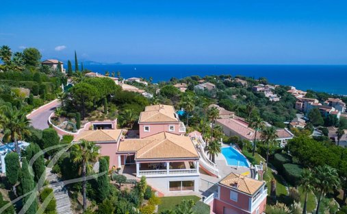 House in Roquebrune-sur-Argens, Provence-Alpes-Côte d'Azur, France 1