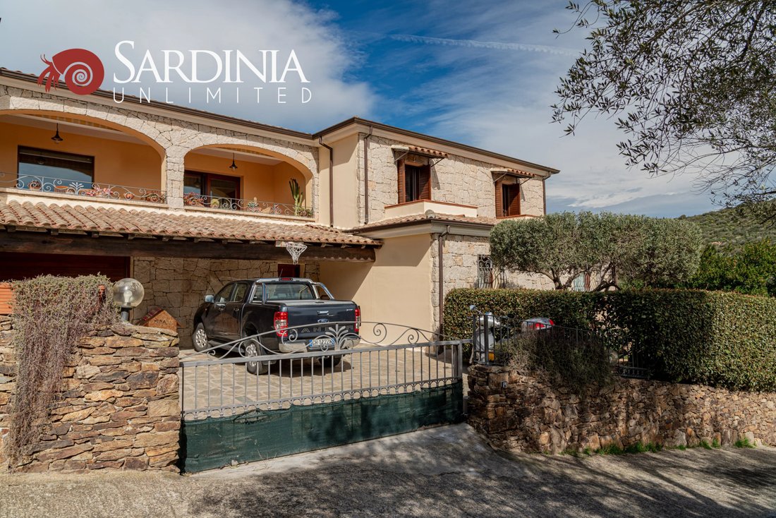 Villa in San Teodoro, Sardinia, Italy 4 - 12629654