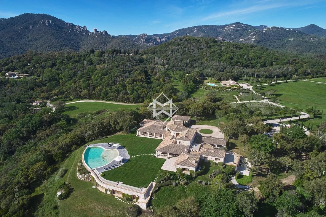 Villa in Les Adrets-de-l'Estérel, Provence-Alpes-Côte d'Azur, France 4 - 10522335