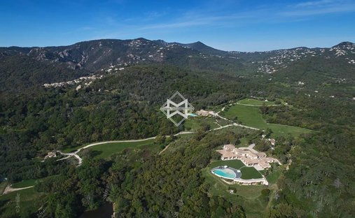 Villa in Les Adrets-de-l'Estérel, Provence-Alpes-Côte d'Azur, France 1