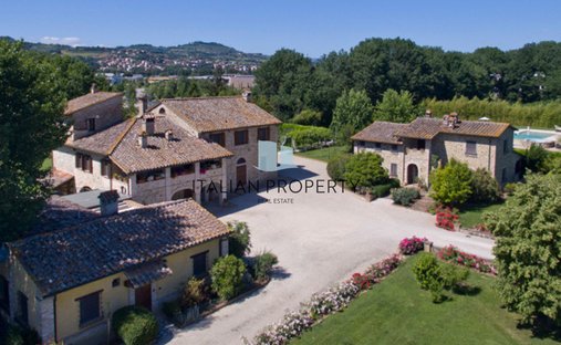 Estate in Bevagna, Umbria, Italy 1