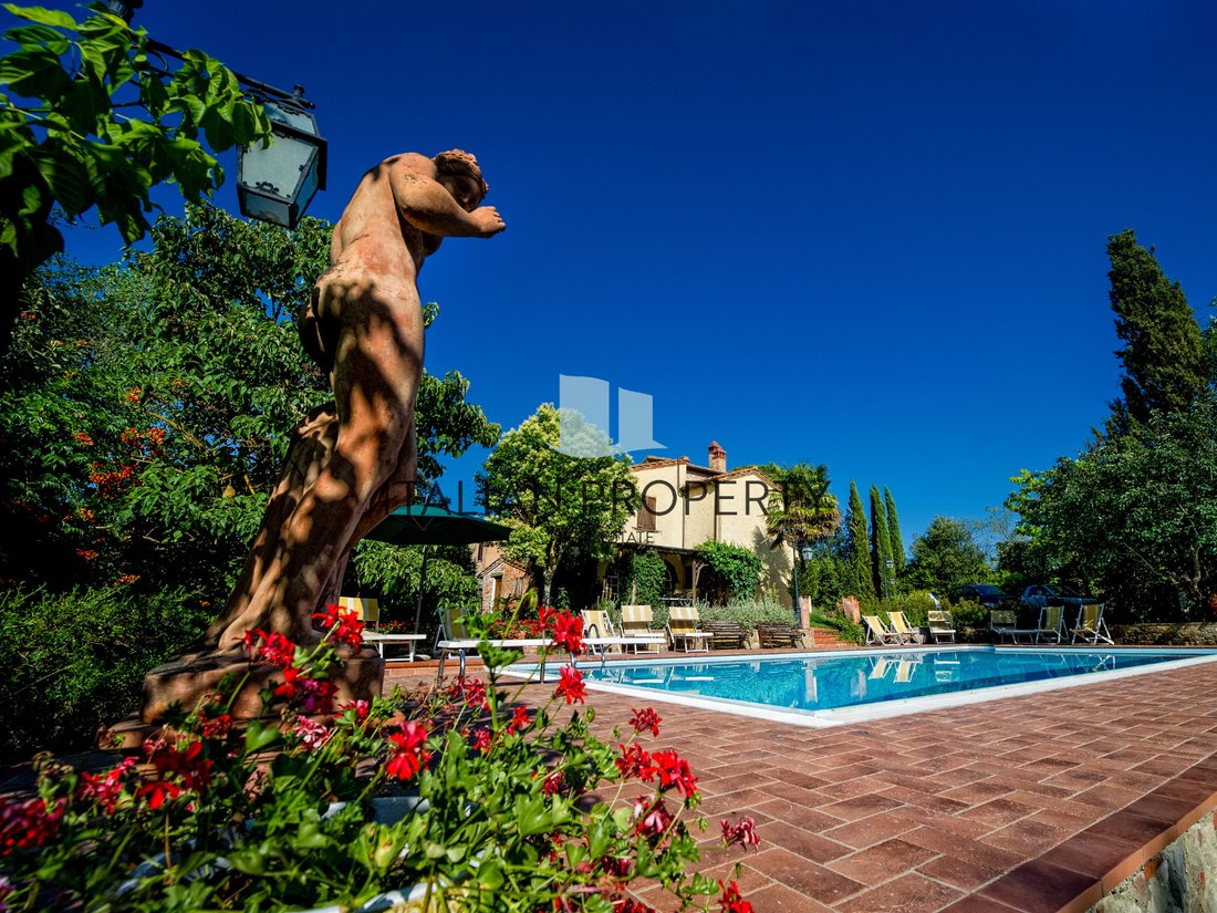 Villa in Foiano della Chiana, Tuscany, Italy 1 - 14950445