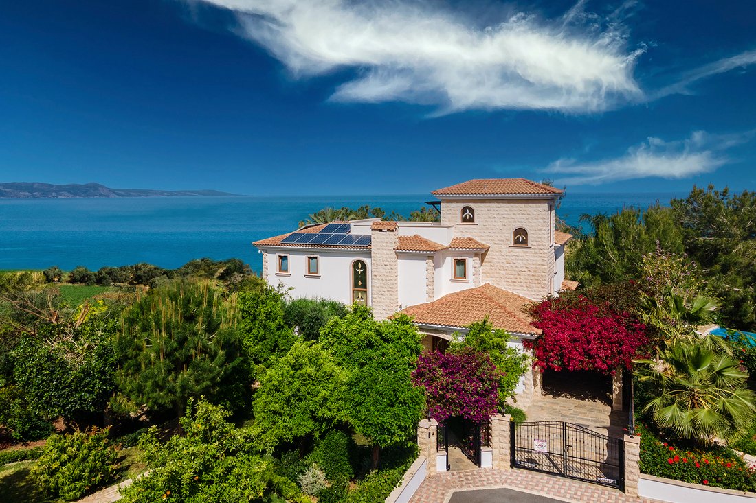 Villa in Argaka, Paphos, Cyprus 1 - 14970521