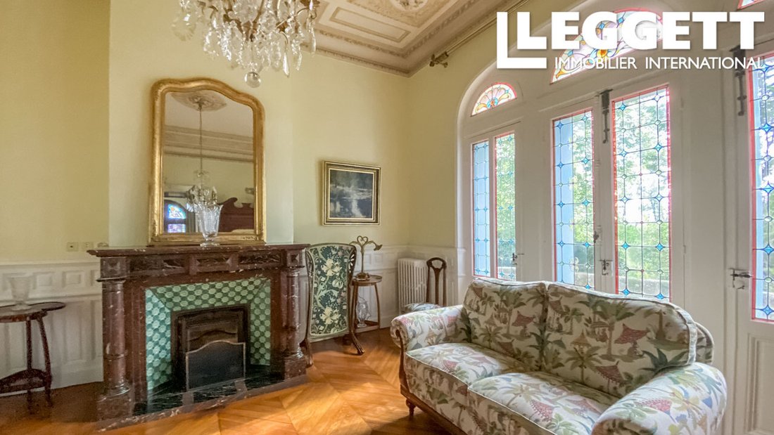 Le Rêve de Pierre: A 1901 Château Jewel in Nouvelle-Aquitaine’s Golden Light