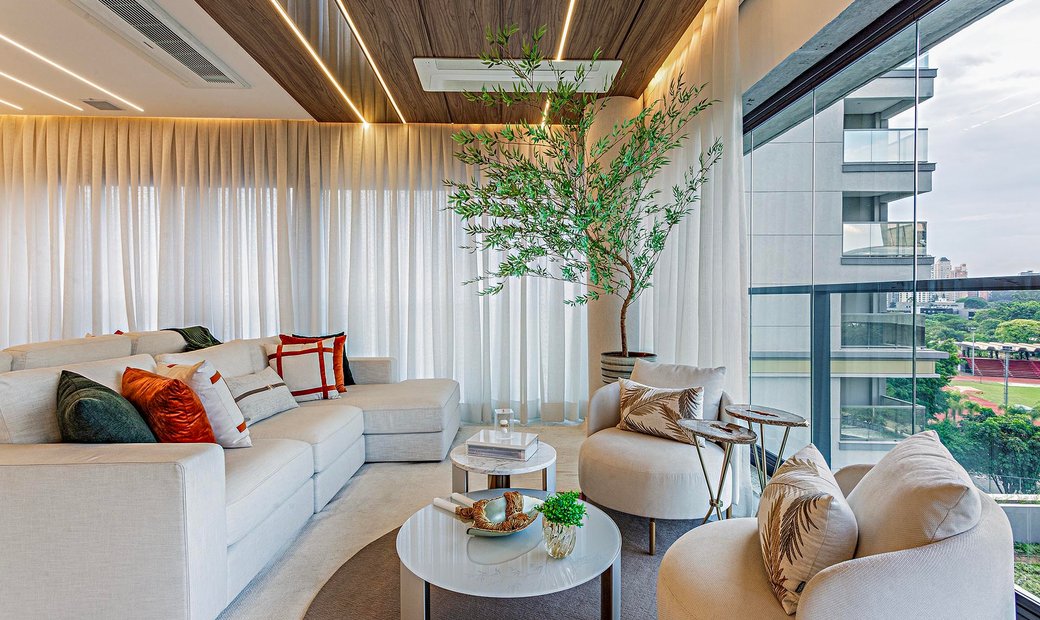 Image showcasing Luxury Rentals in Lax: Why This Company Outshines the Rest! - MHSRV
