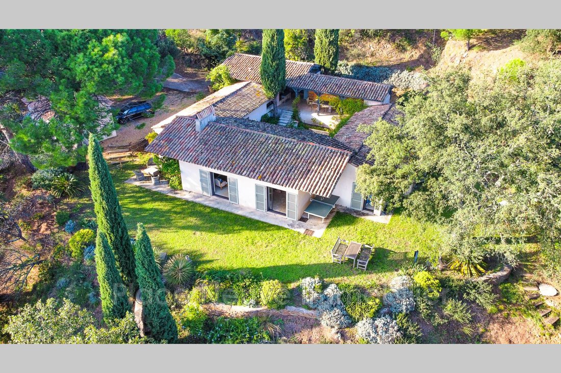 Villa in La Garde-Freinet, Provence-Alpes-Côte d'Azur, France 2 - 14771490