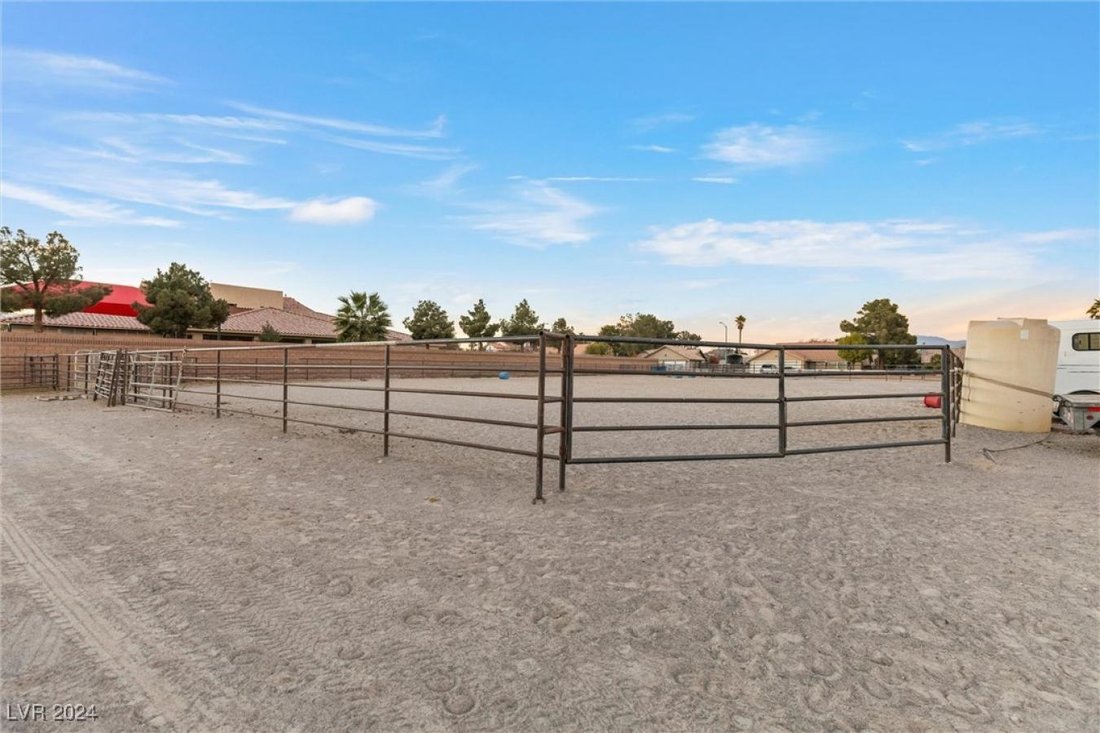 House in Las Vegas, Nevada, United States 3 - 14964349