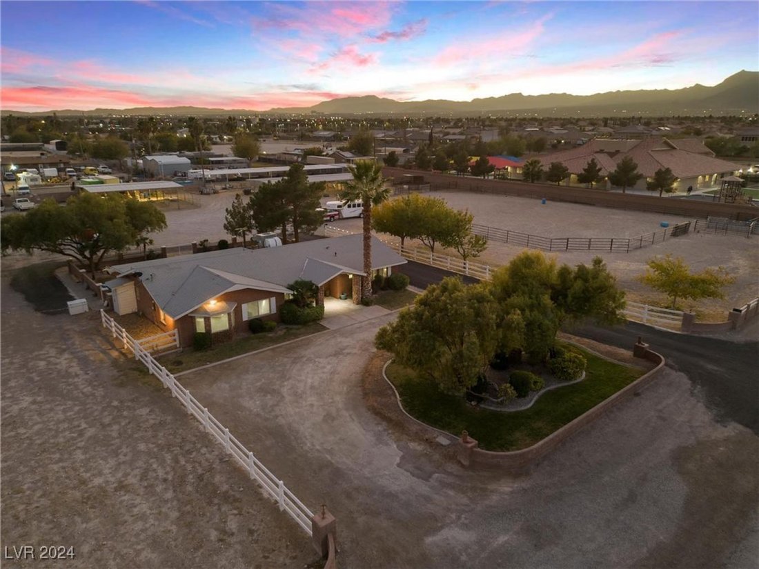 House in Las Vegas, Nevada, United States 1 - 14964349