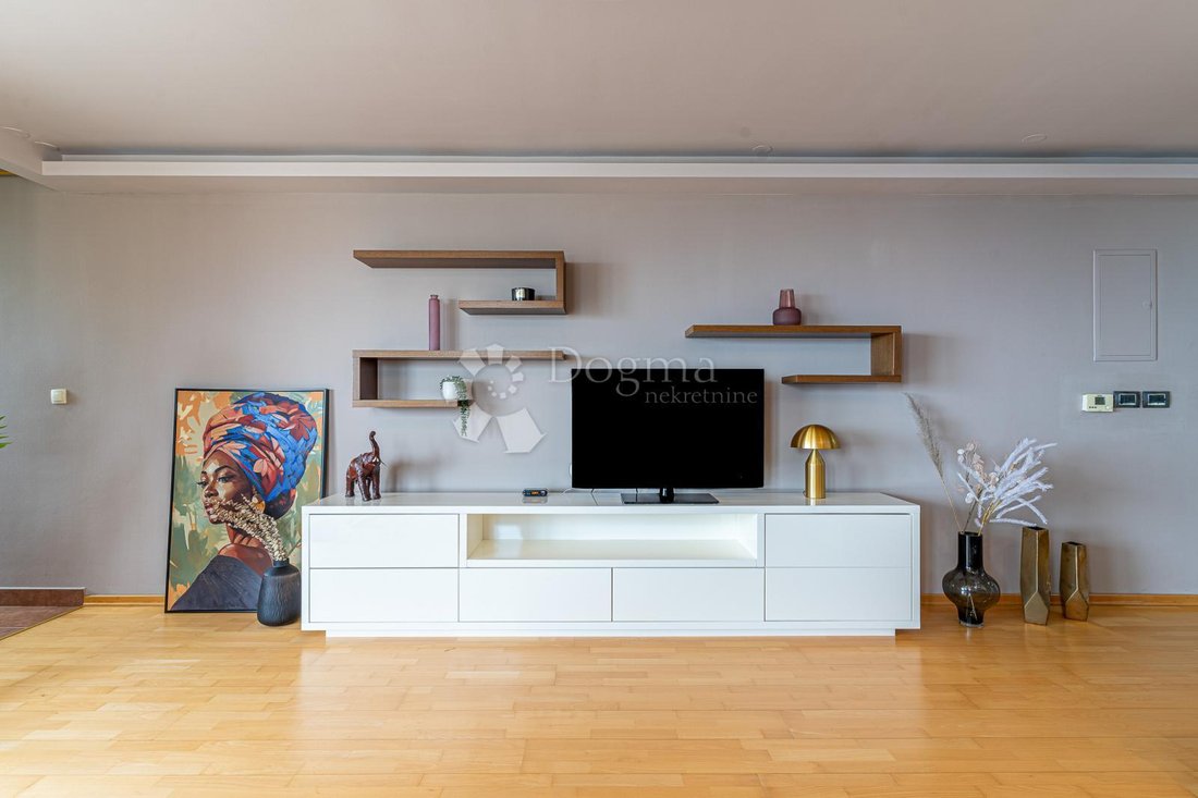Apartment in Mjesni odbor Zamet, Grad Rijeka, Primorje-Gorski Kotar County 4 - 14971716