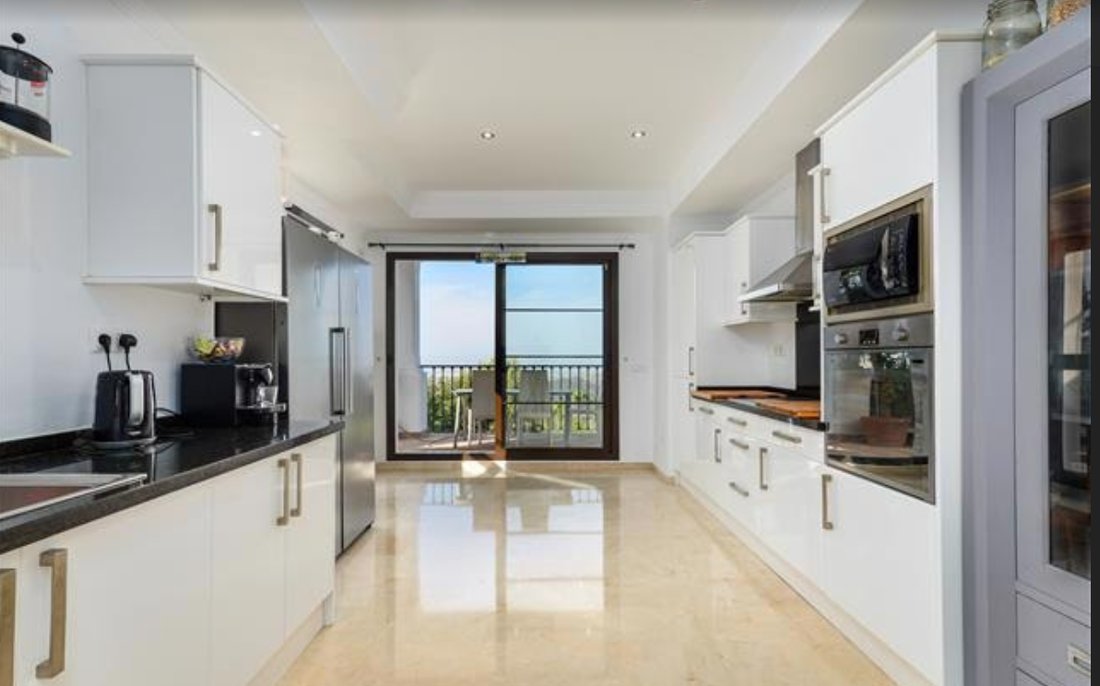 Villa in Marbella, Andalusia, Spain 4 - 14970295