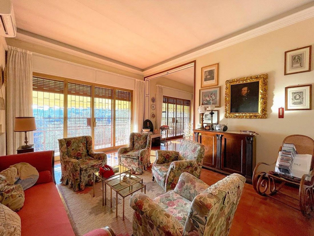 Villa in Uzzano, Tuscany, Italy 2 - 14972669