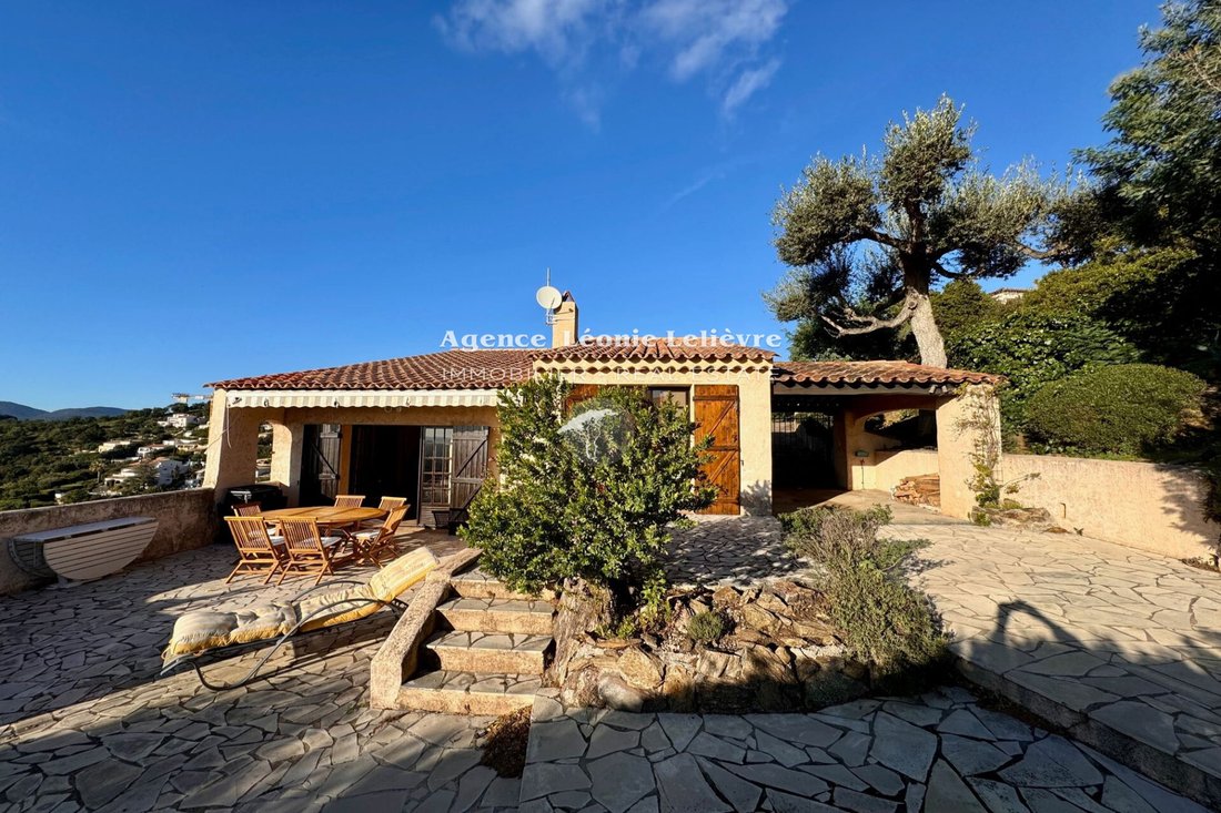 Villa in Les Issambres, Roquebrune-sur-Argens, France 2 - 14971032