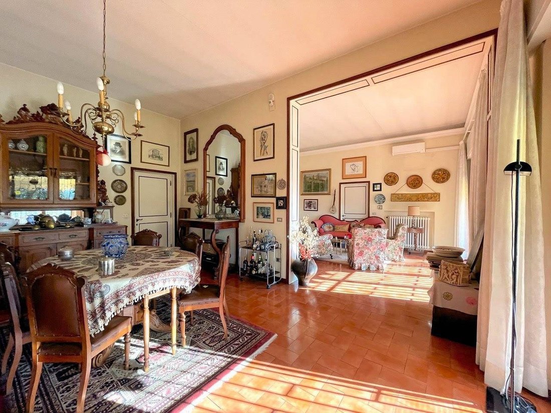 Villa in Uzzano, Tuscany, Italy 4 - 14972669