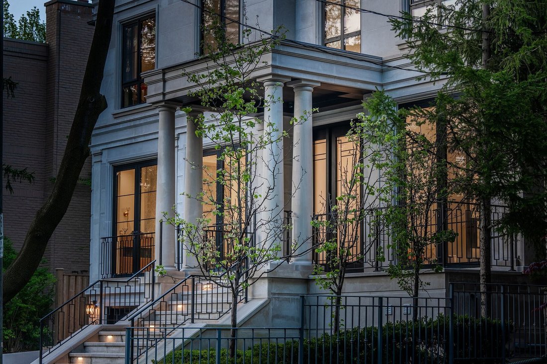 House in Toronto, Ontario, Canada 1 - 12889521
