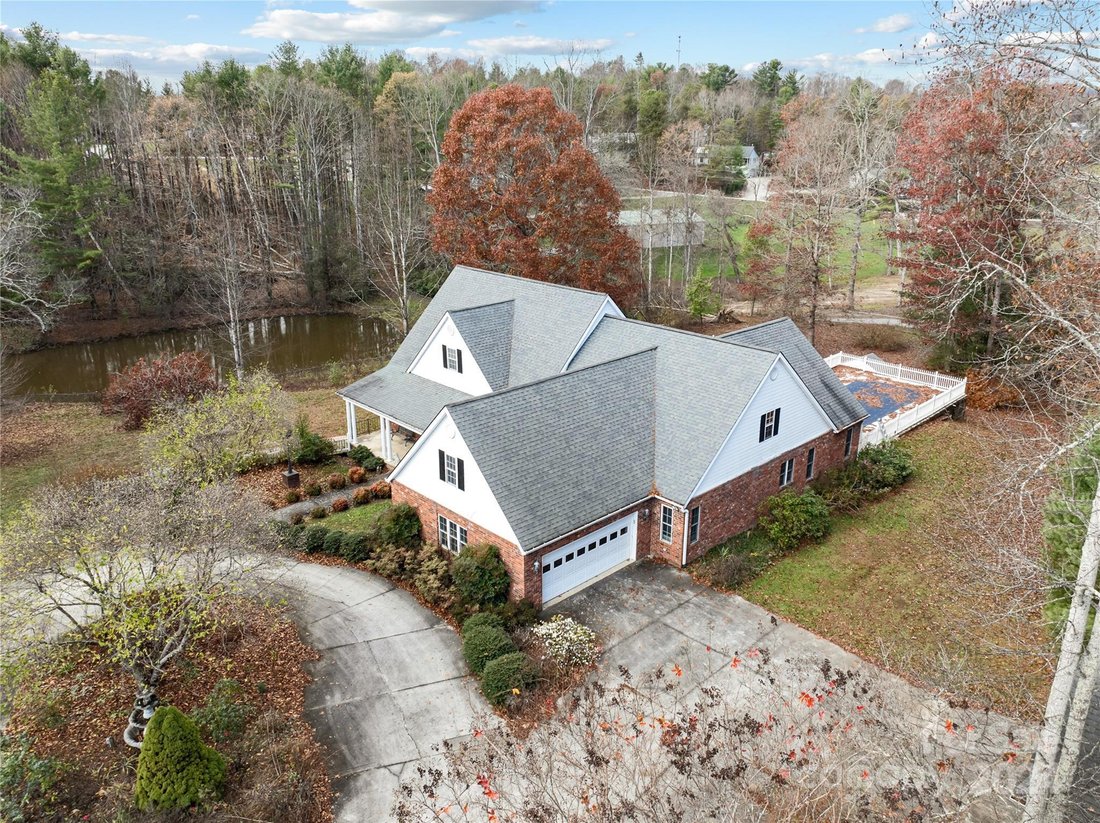 House in Hendersonville, North Carolina, United States 1 - 14711963