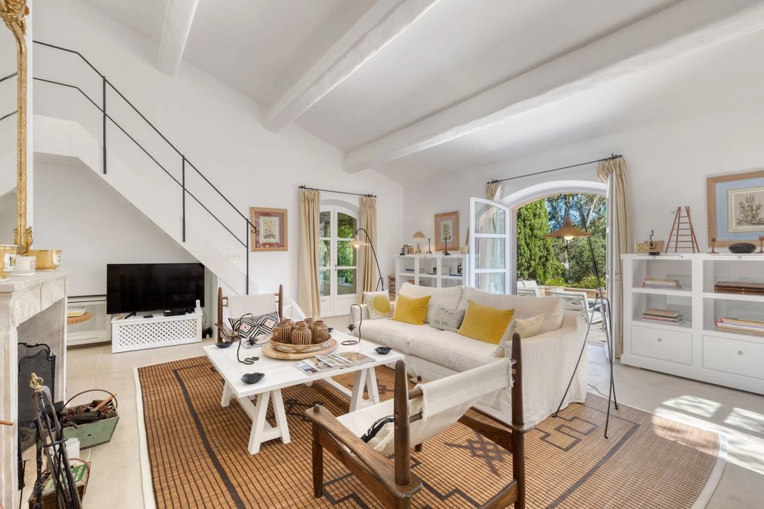 Villa in Grimaud, Provence-Alpes-Côte d'Azur, France 4 - 14350552