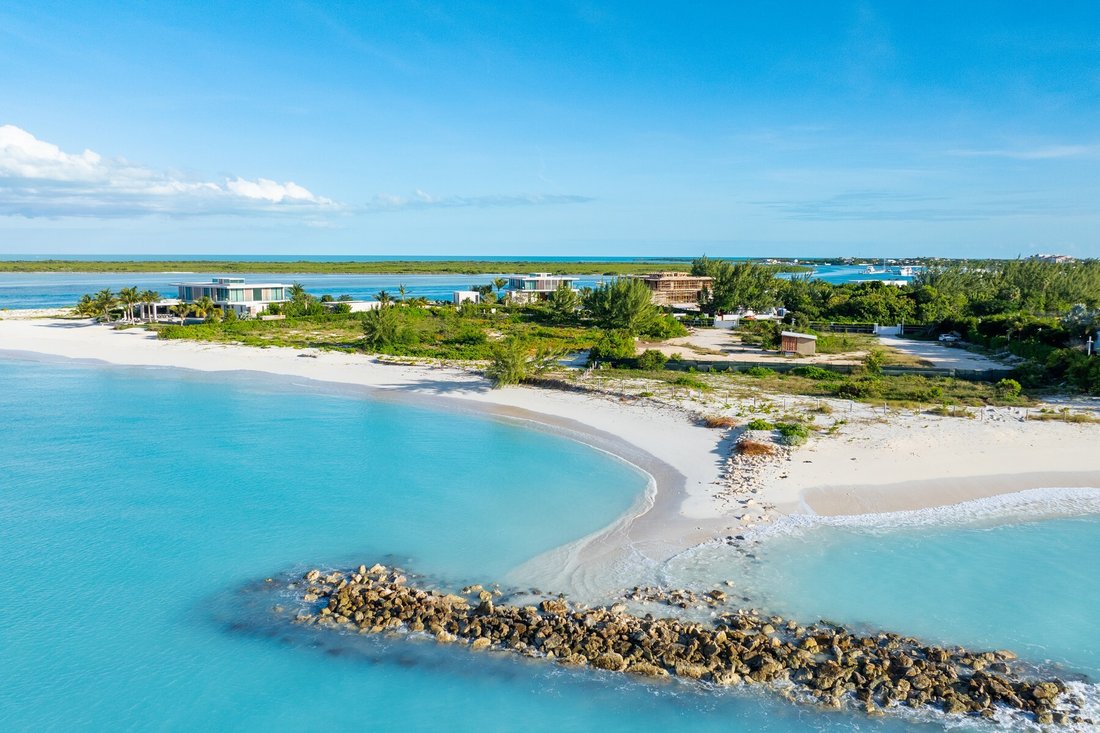 Land in Leeward Settlement, Caicos Islands, Turks and Caicos Islands 1 - 14821391