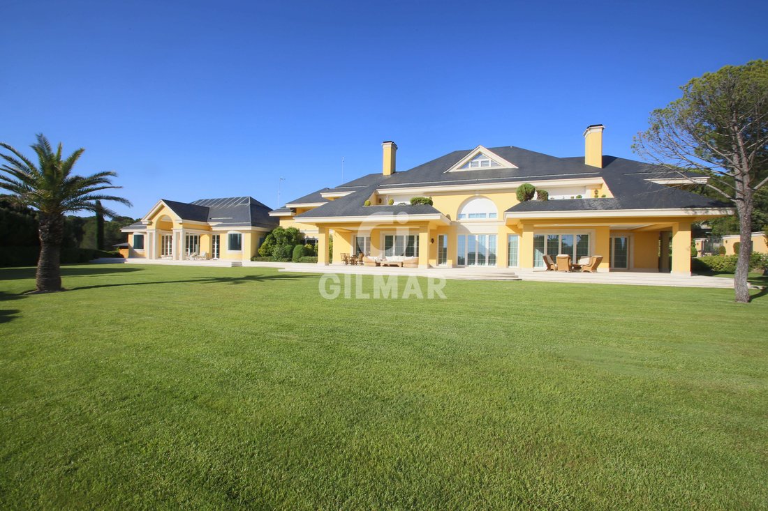 Villa in Pozuelo de Alarcon, Comunidad de Madrid, Spain 1 - 14974324