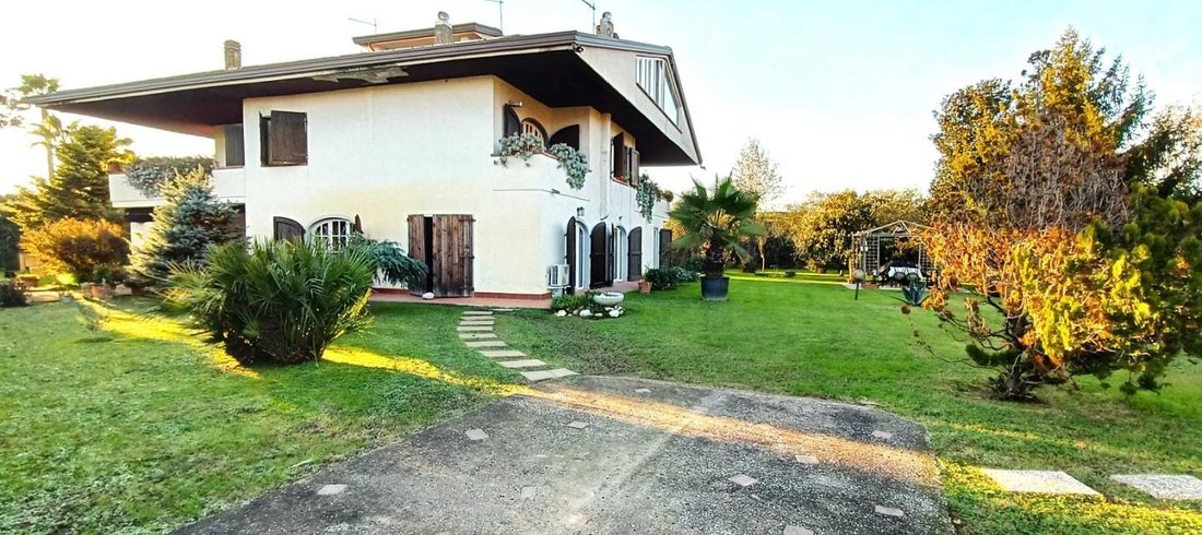 Villa in Cinquale, Montignoso, Tuscany 2 - 14978067