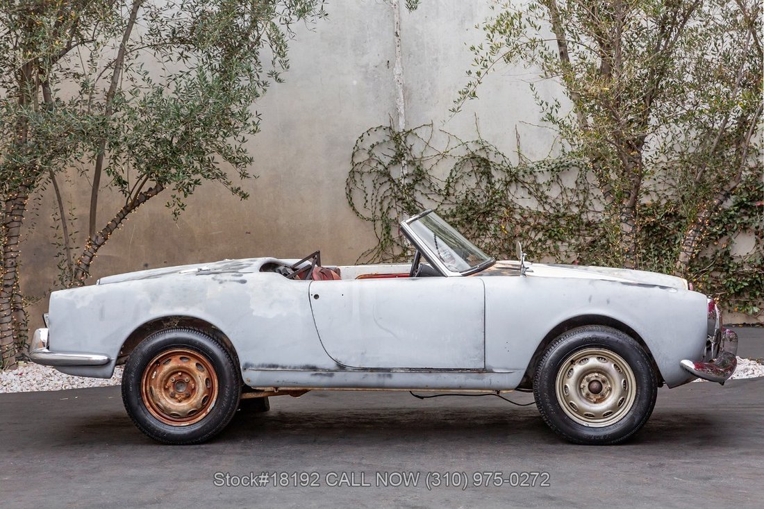 Alfa Romeo Giulietta Spider in Los Angeles, CA 4 - 14978112