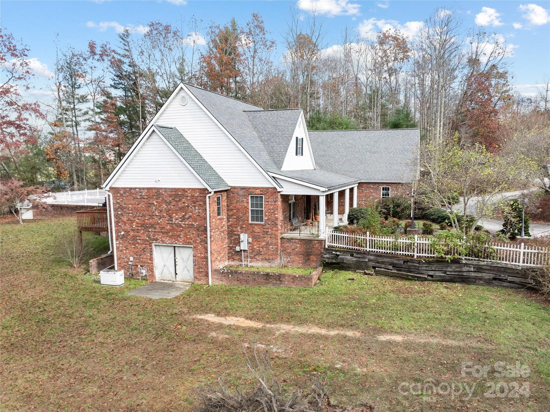 House in Hendersonville, North Carolina, United States 4 - 14711963