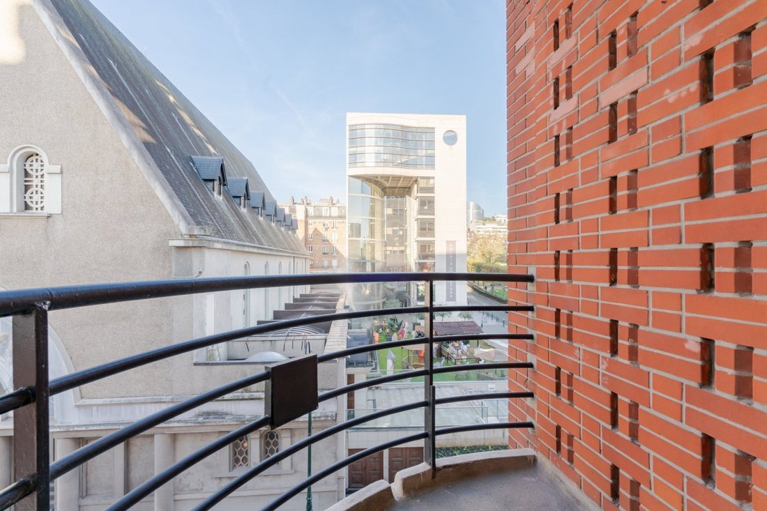 Apartment in Puteaux, Ile-de-France, France 4 - 14978062