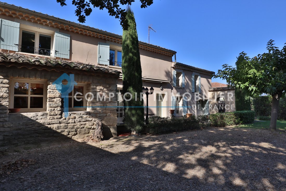 House in Robion, Provence-Alpes-Côte d'Azur, France 3 - 14974756