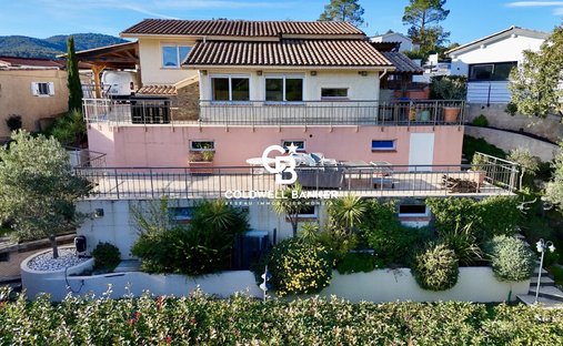 House in Ecarts, Roquebrune-sur-Argens, France 1