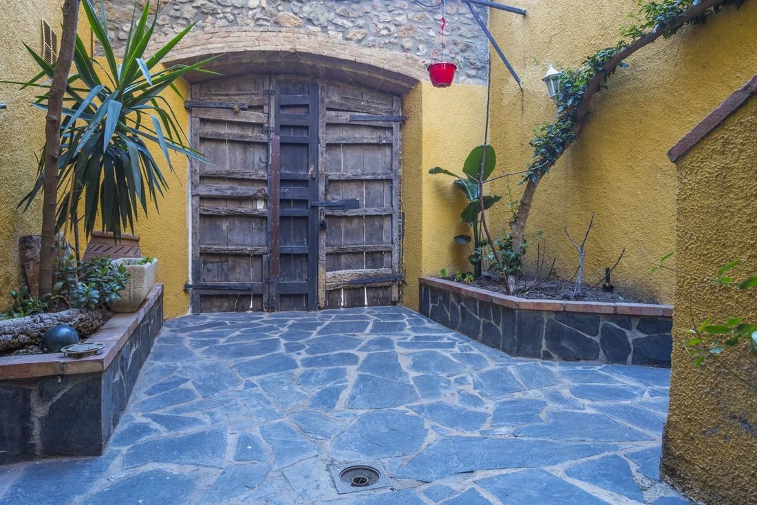Villa in Vilajuiga, Catalonia, Spain 2 - 14977835