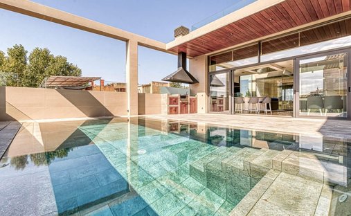 Villa in Figueres, Catalonia, Spain 1
