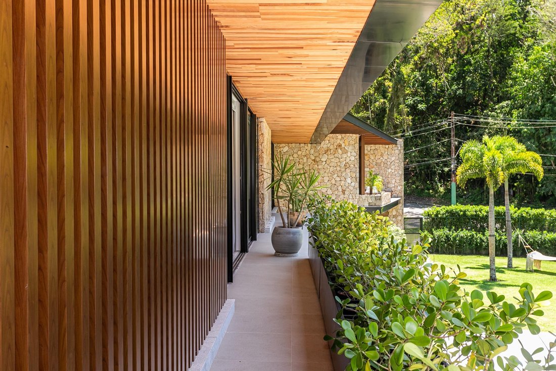 House in Mangaratiba, State of Rio de Janeiro, Brazil 1 - 14974386