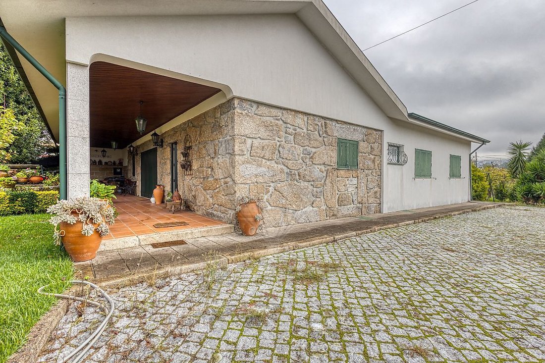 Finca in Paredes, Porto District, Portugal 2 - 14977754