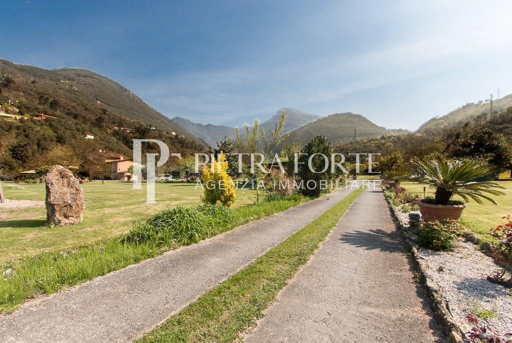 Country House in Strettoia-Capezzano-Valdicastello, Pietrasanta, Tuscany 4 - 14627931