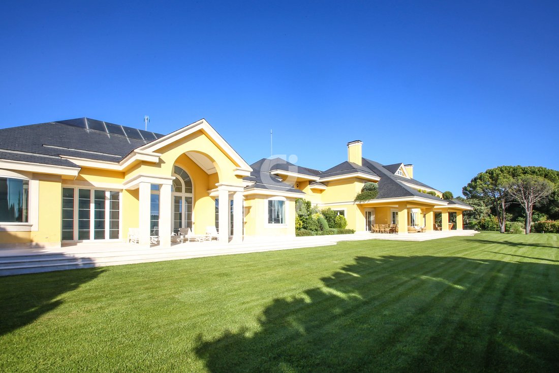 Villa in Pozuelo de Alarcon, Comunidad de Madrid, Spain 4 - 14974324