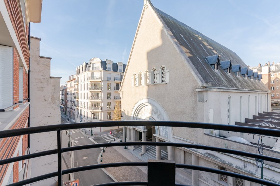 Apartment in Puteaux, Ile-de-France, France 3 - 14978062