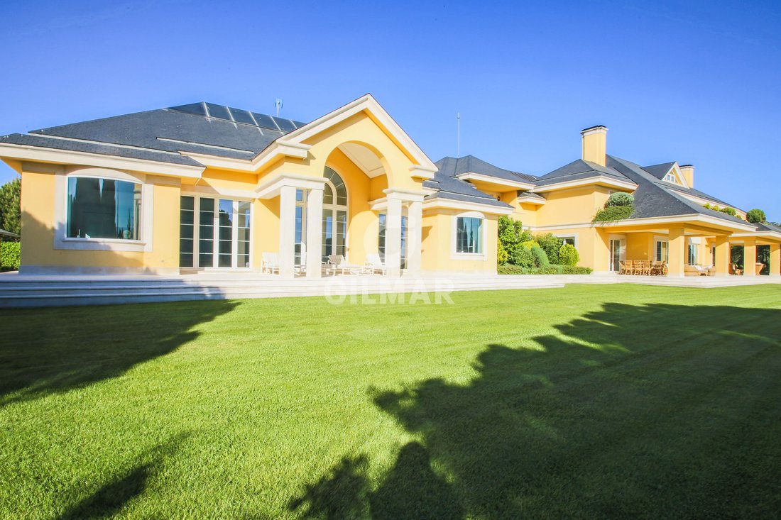 Villa in Pozuelo de Alarcon, Comunidad de Madrid, Spain 3 - 14974324