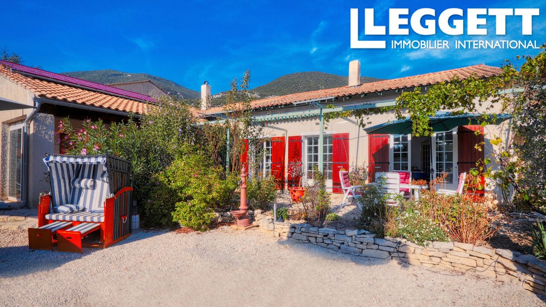 Villa in Rustrel, Provence-Alpes-Côte d'Azur, France 2 - 14331240