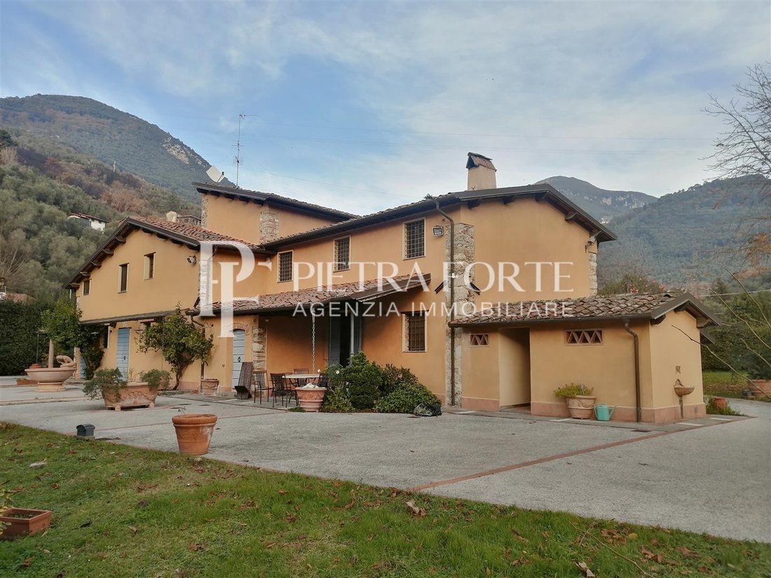 Country House in Strettoia-Capezzano-Valdicastello, Pietrasanta, Tuscany 1 - 14627931