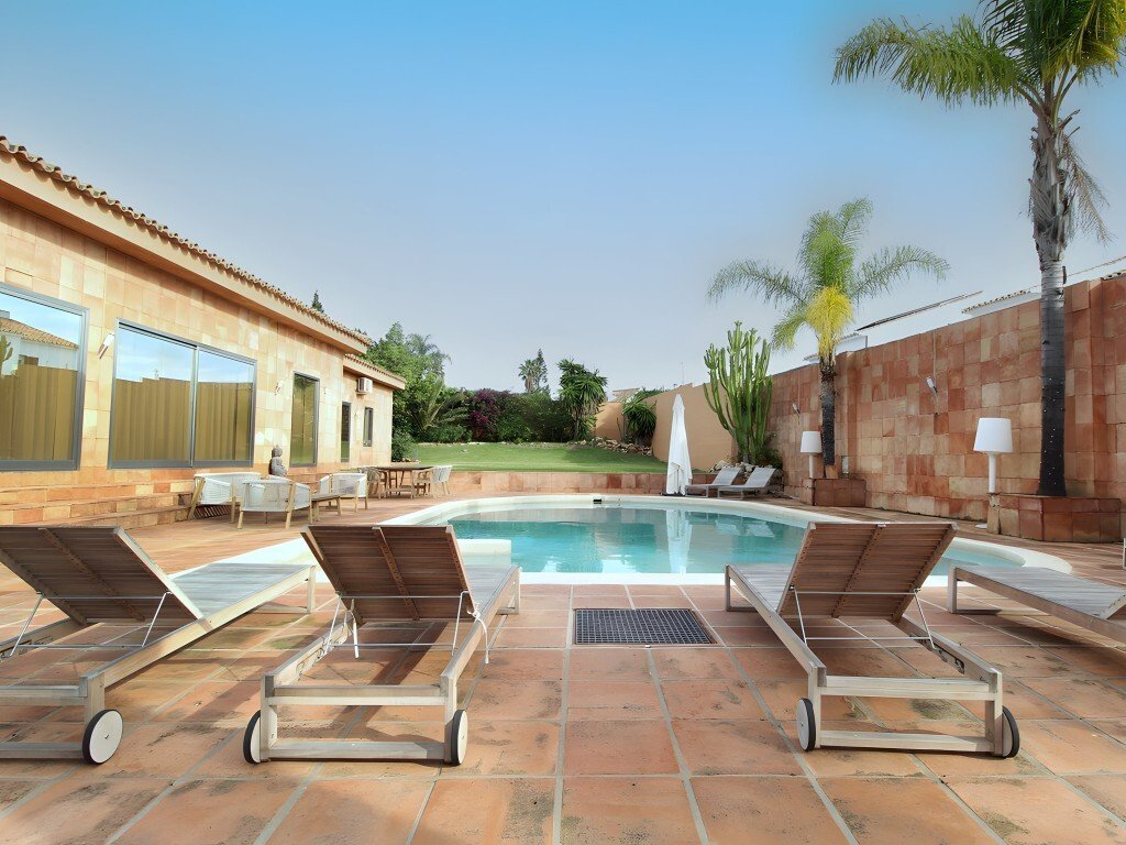 Villa a Estepona, Andalusia, Spagna 1 - 14979447
