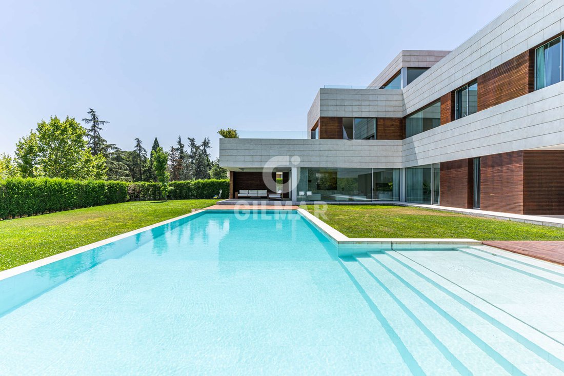 Villa in Moncloa - Aravaca, Community of Madrid, Spain 1 - 14974331