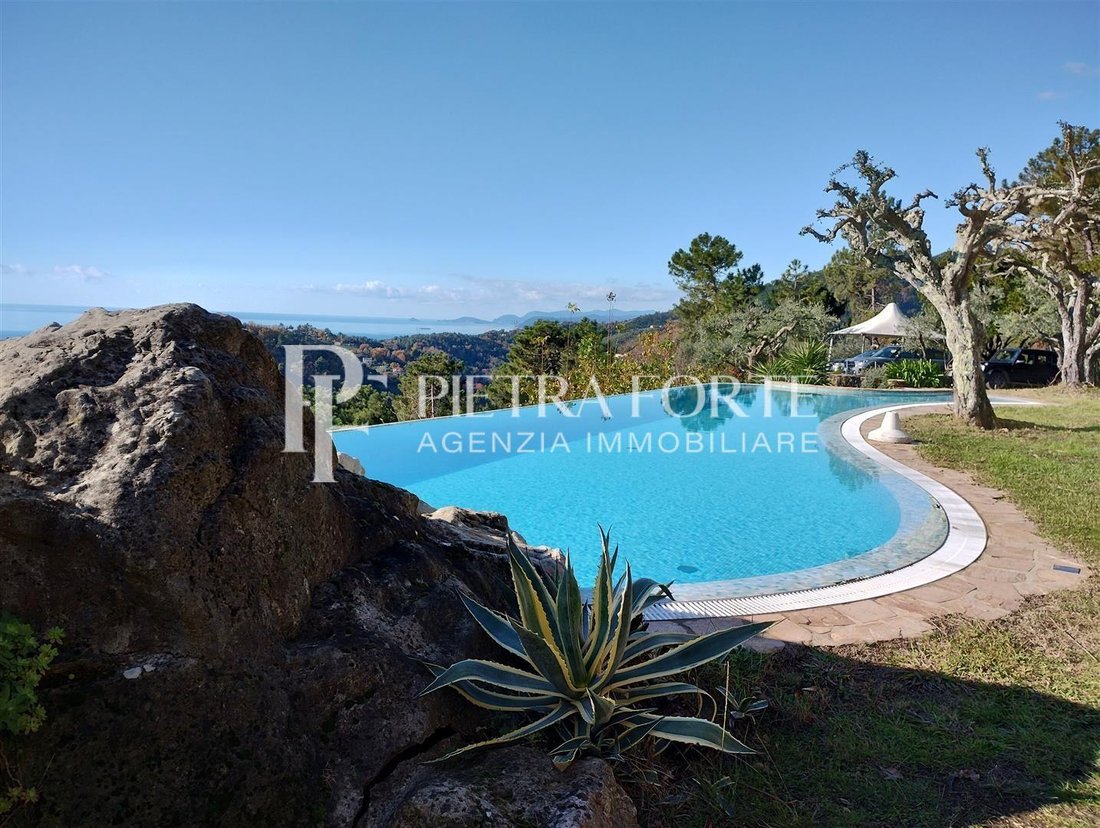 Villa in Strettoia-Capezzano-Valdicastello, Pietrasanta, Tuscany 1 - 14627960