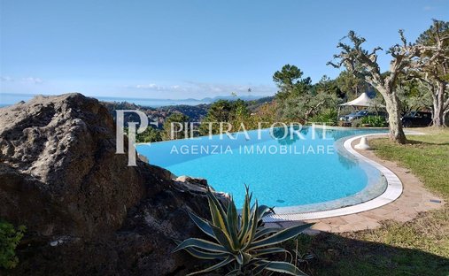 Villa in Strettoia-Capezzano-Valdicastello, Pietrasanta, Tuscany 1