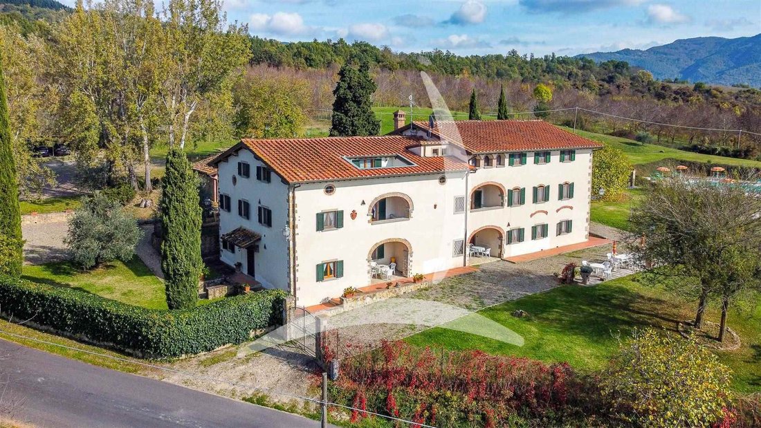 Farm Ranch in Poppi, Tuscany, Italy 2 - 14975181
