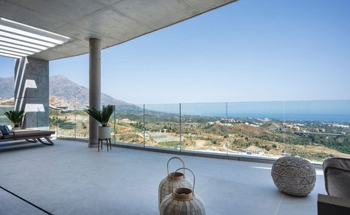 Apartment in El Madroñal, Benahavis, Spain 1